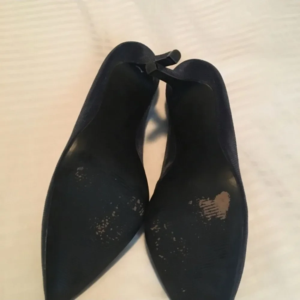 BCBG PUMPS - Picture 7 of 7